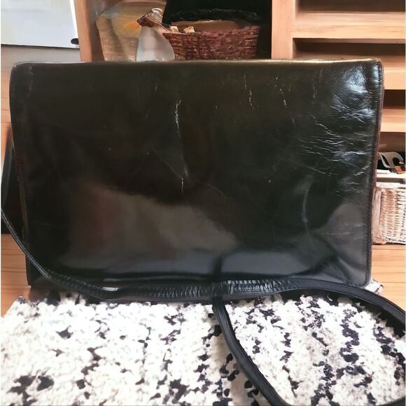 Bottega Veneta VTG Black Leather Top Flap Crossbody Bag in Good Condition - Picture 6 of 12